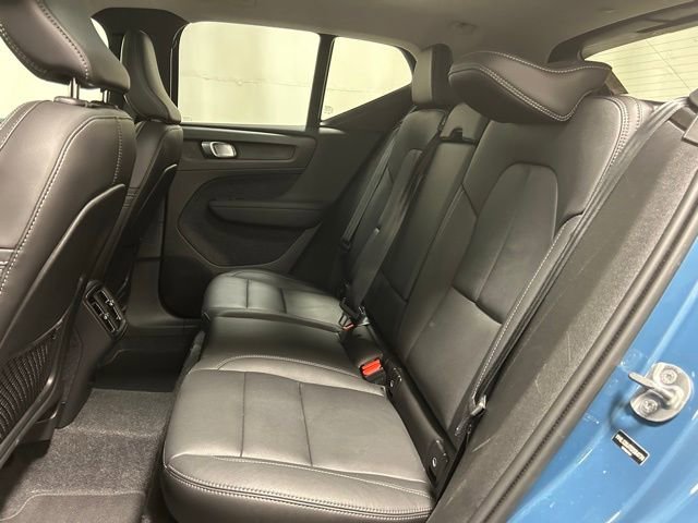 Used 2025 Volvo XC40 B5 Core AWD/4WD image 11