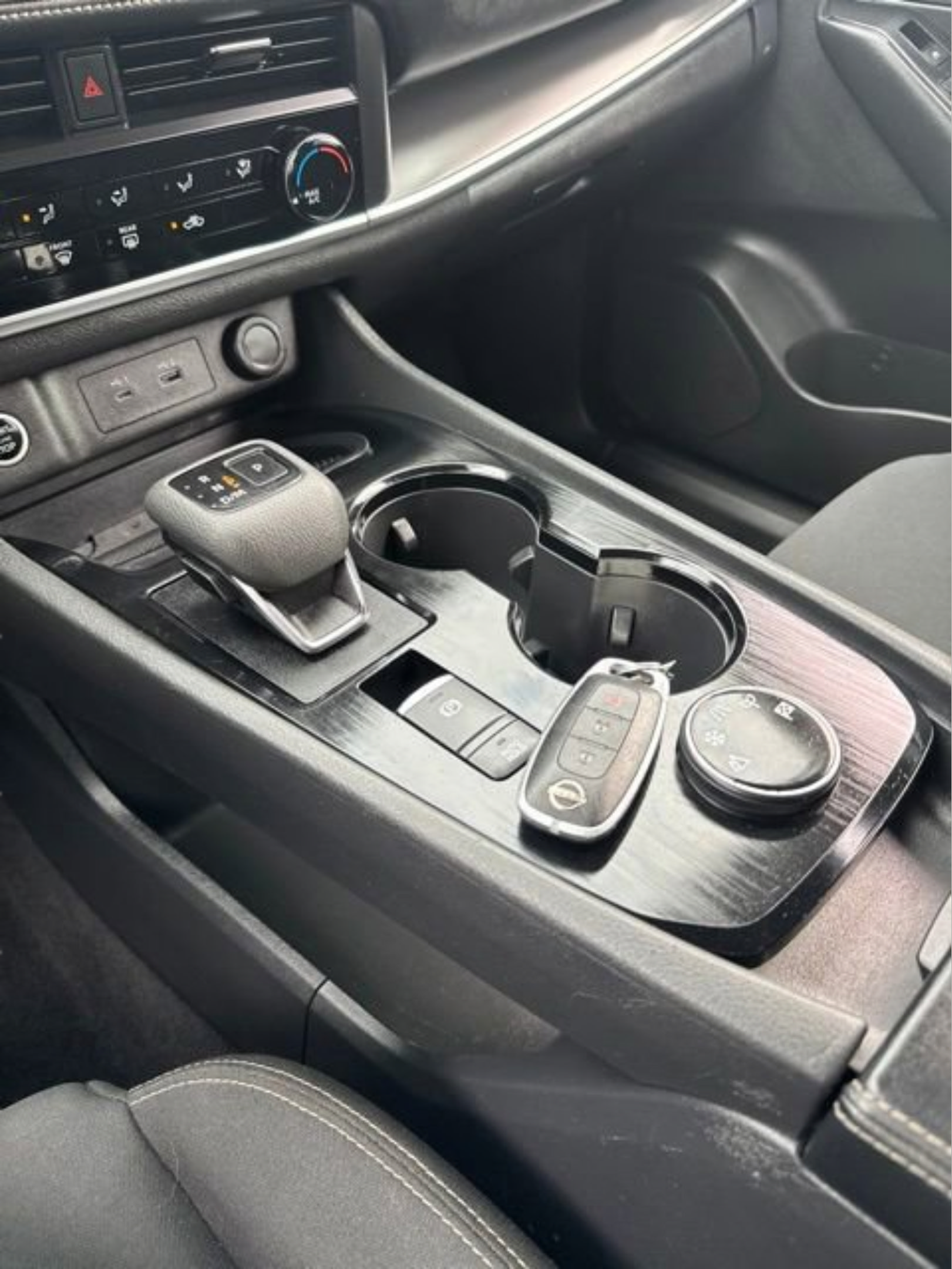 Used 2023 Nissan Rogue S AWD/4WD image 12