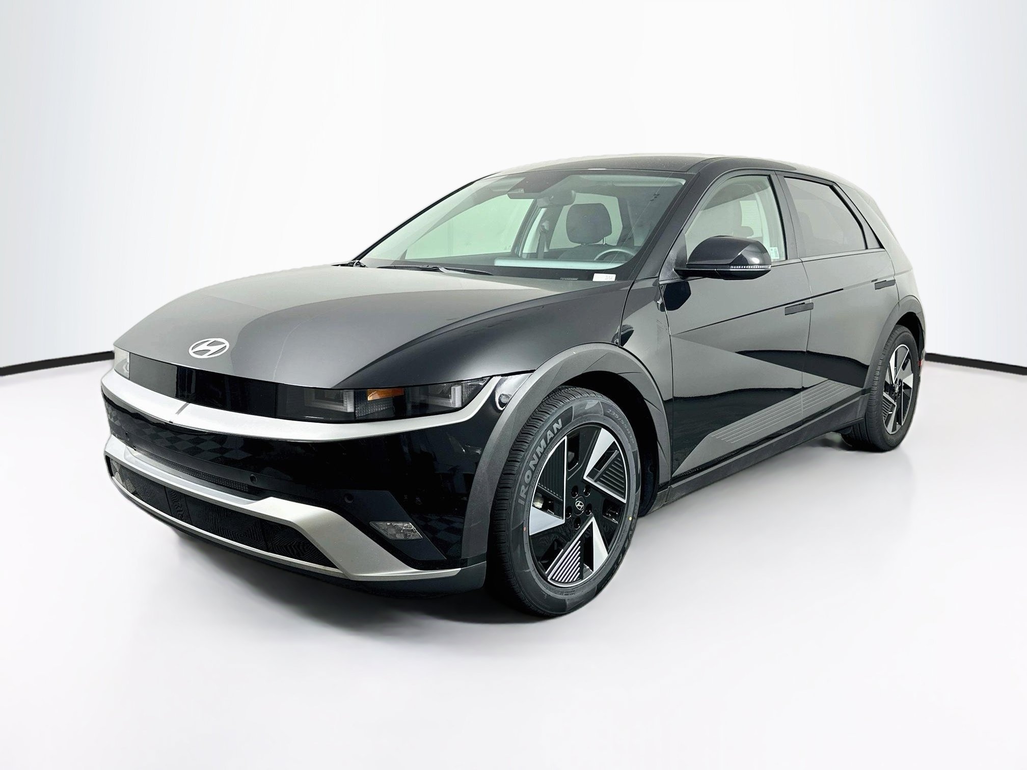Used 2025 Hyundai Ioniq 5 SE RWD image 3
