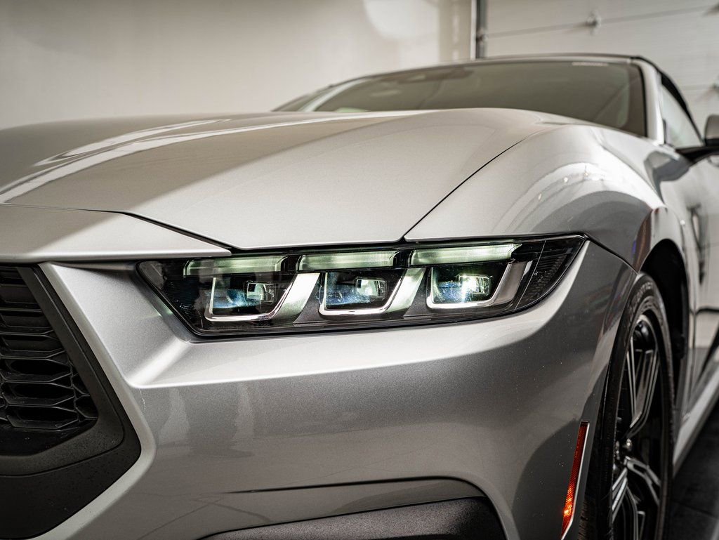 Used 2025 Ford Mustang Premium image 18