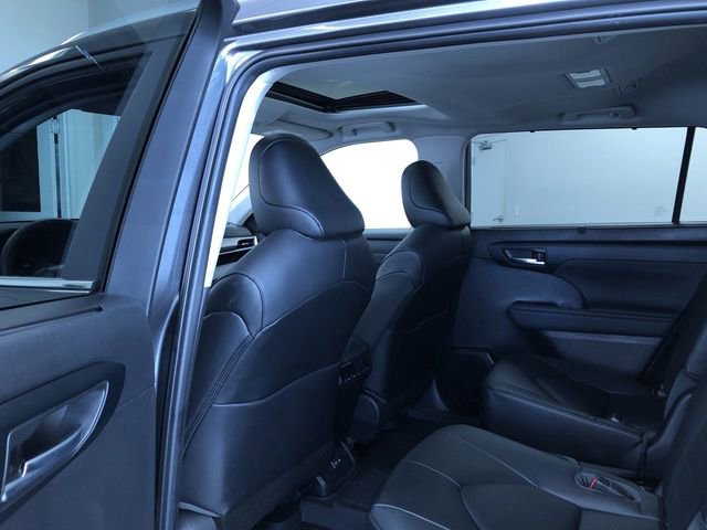 Used 2023 Toyota Highlander XLE image 20