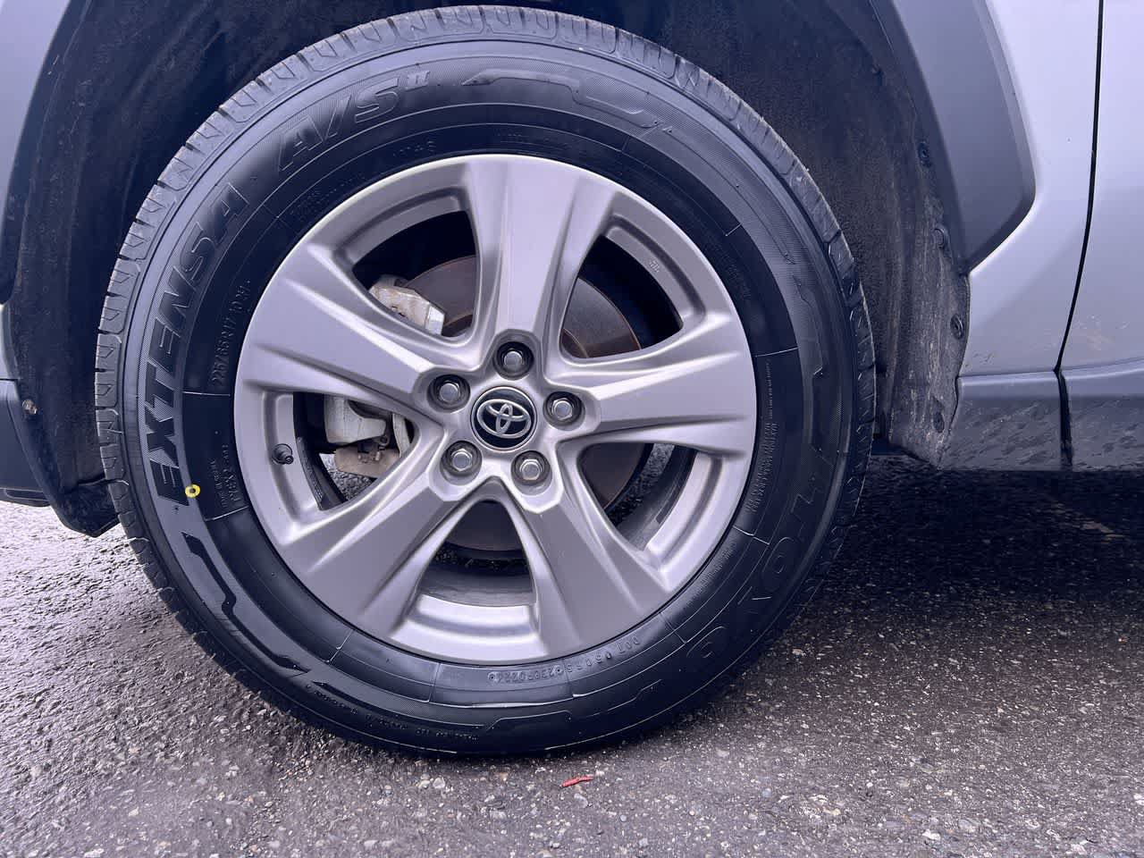 Used 2025 Toyota RAV4 XLE AWD/4WD image 10