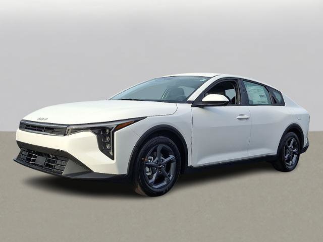 New 2025 Kia K4 LXS image 2