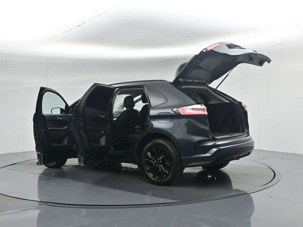 Certified 2022 Ford Edge SE w/ Black Appearance Package image 38