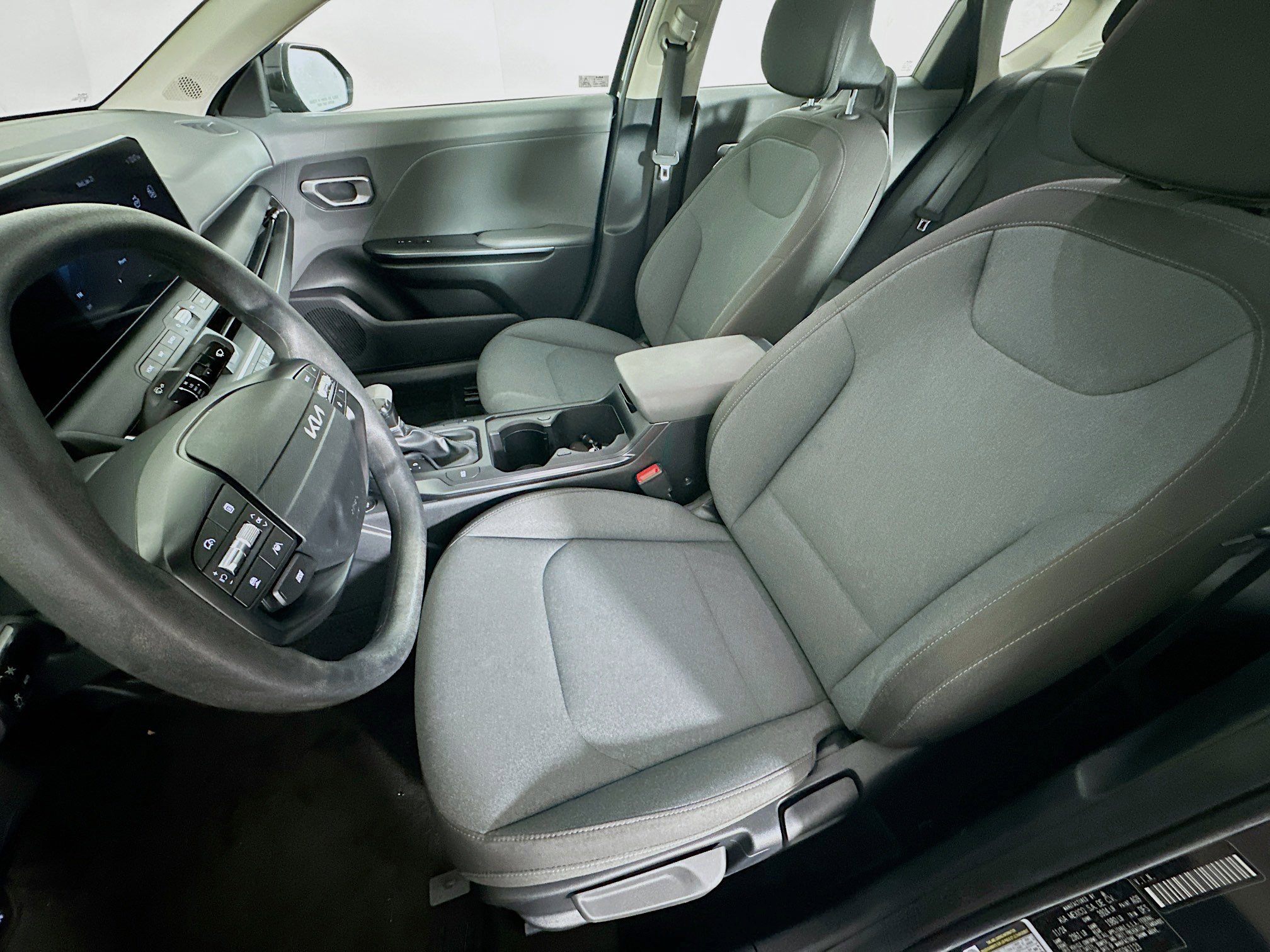 Used 2025 Kia K4 LXS image 13