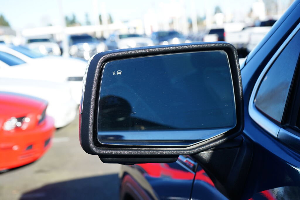 Used 2024 GMC Sierra 1500 Denali Ultimate image 9