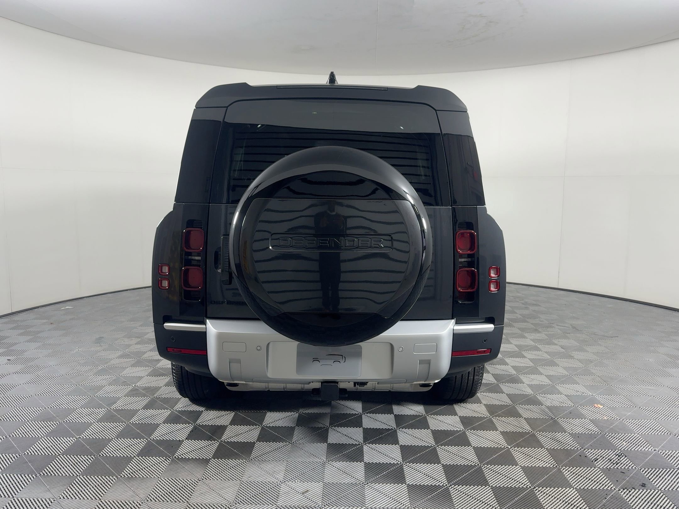 New 2025 Land Rover Defender 130 S image 11