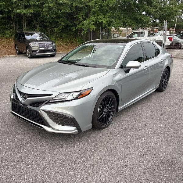 Used 2021 Toyota Camry XSE w/ Navigation Package FWD image 4