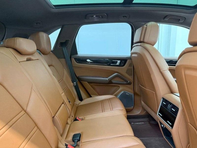 Certified 2021 Porsche Cayenne E-Hybrid AWD/4WD image 13