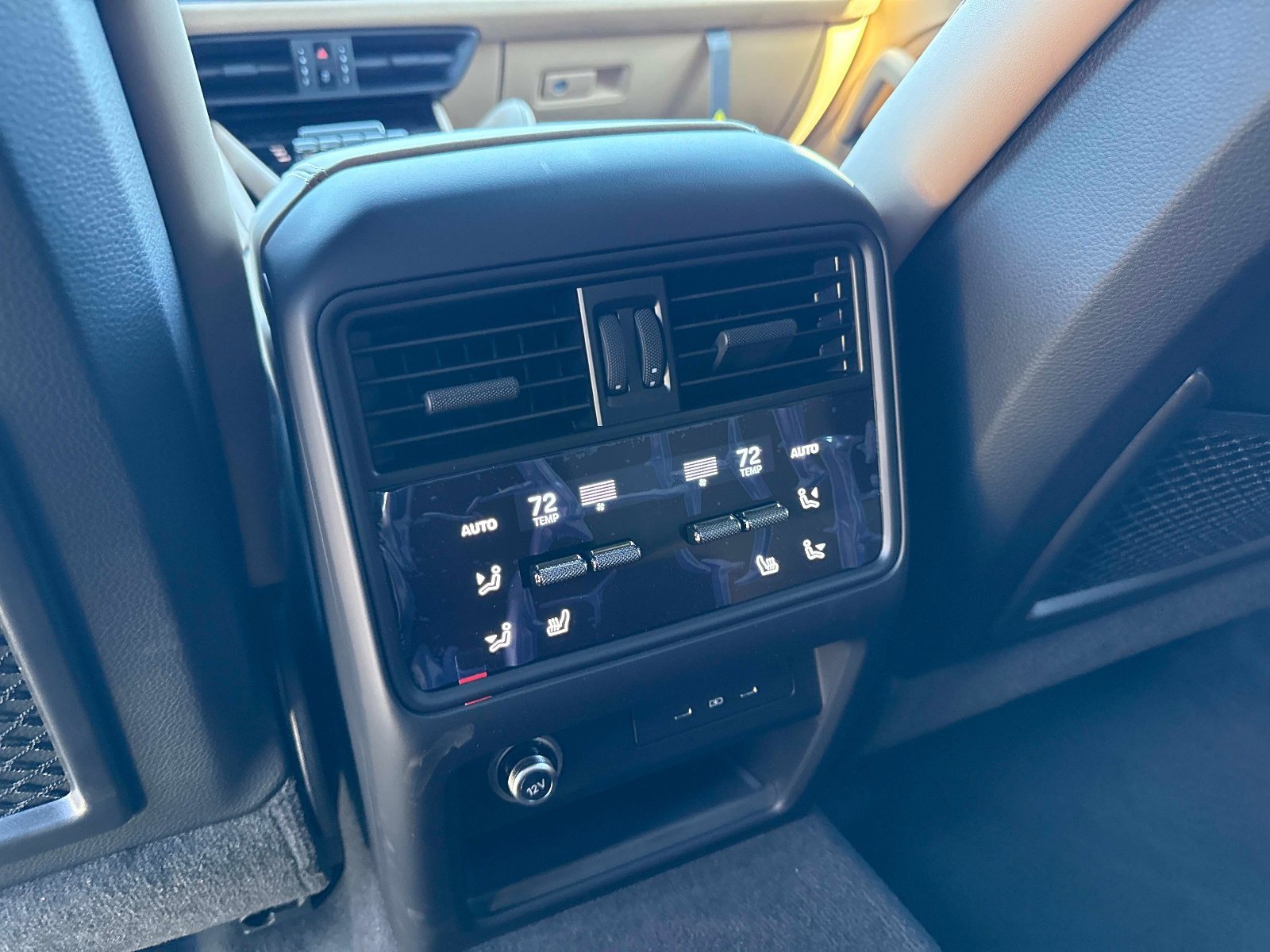 New 2025 Porsche Cayenne E-Hybrid image 17