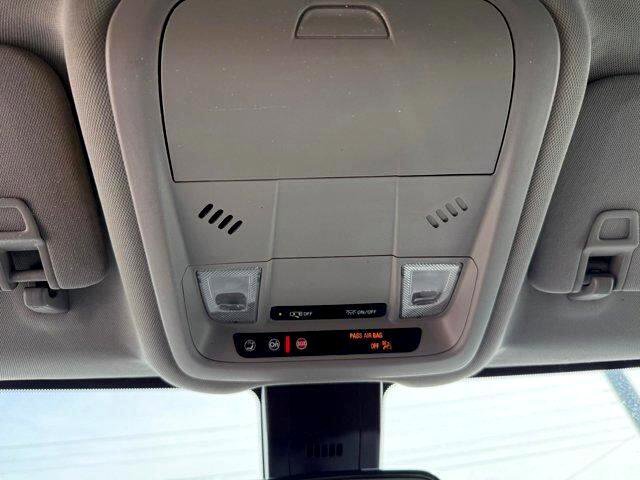 Used 2020 Chevrolet Equinox LT image 19