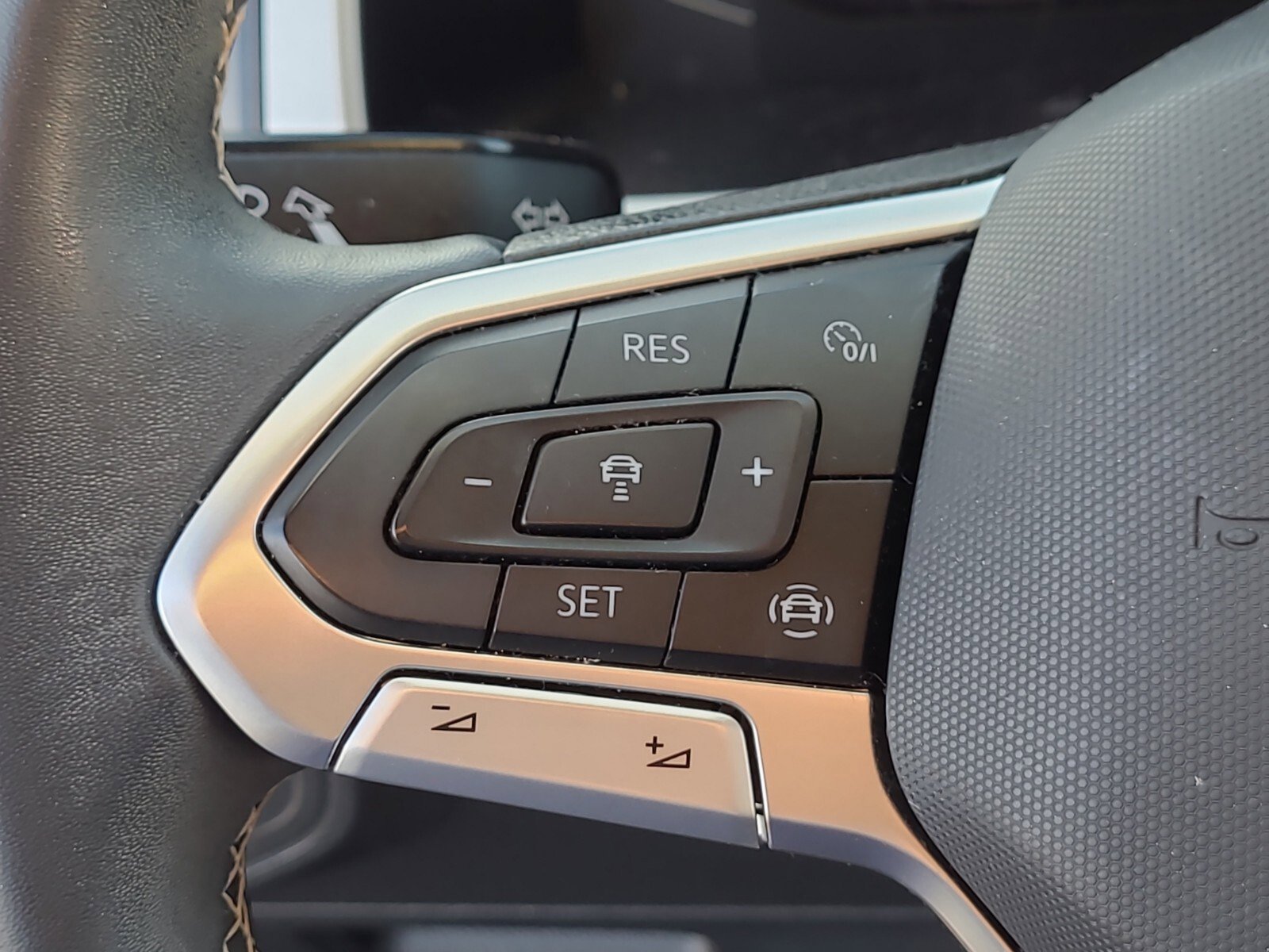 Certified 2023 Volkswagen Atlas SE image 23