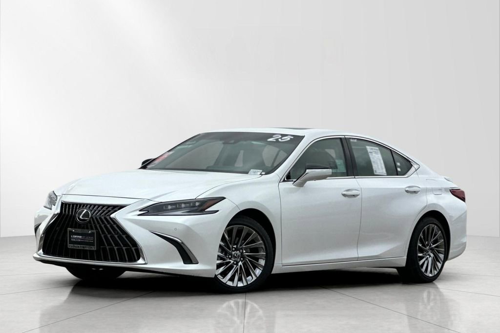 Used 2025 Lexus ES 300h w/ Luxury Package