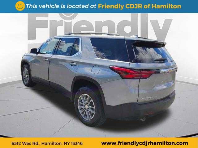 Used 2023 Chevrolet Traverse LT image 3