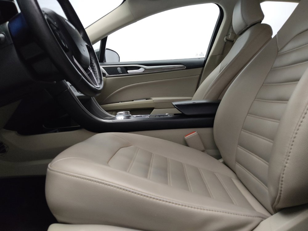 Used 2020 Ford Fusion SEL FWD image 17