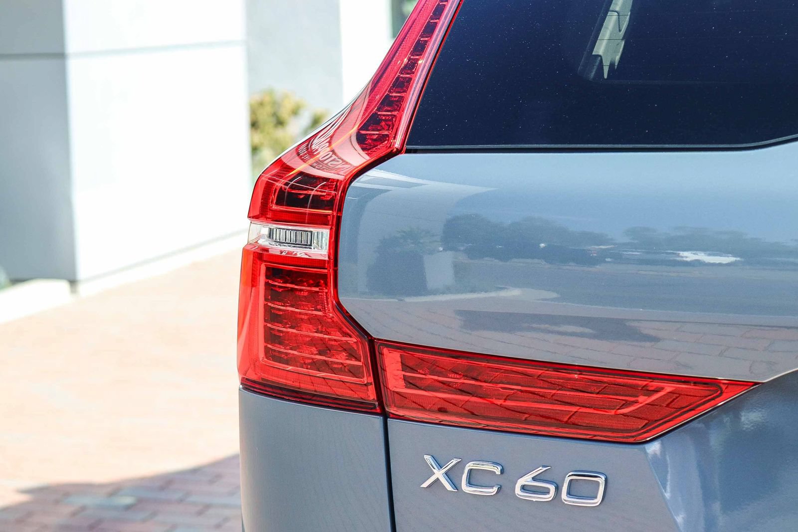 Used 2024 Volvo XC60 T8 Plus w/ Protection Package Premier AWD/4WD image 9