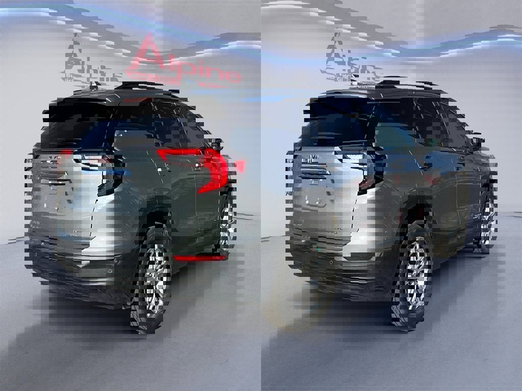 Used 2023 GMC Terrain SLE w/ Driver Convenience Package image 5