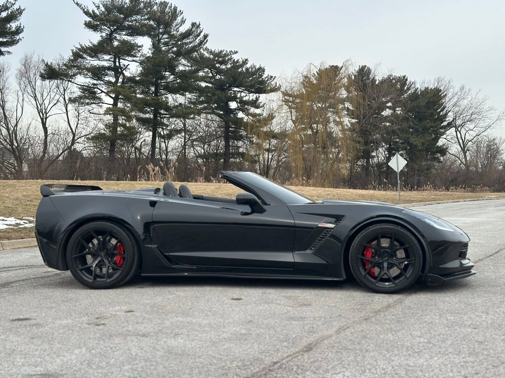 Used 2015 Chevrolet Corvette Z06 w/ 3LZ Preferred Equipment Group image 8