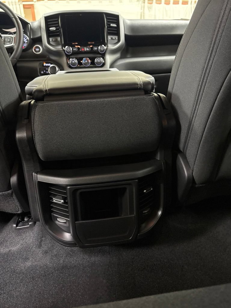 New 2026 RAM 1500 Express AWD/4WD image 18