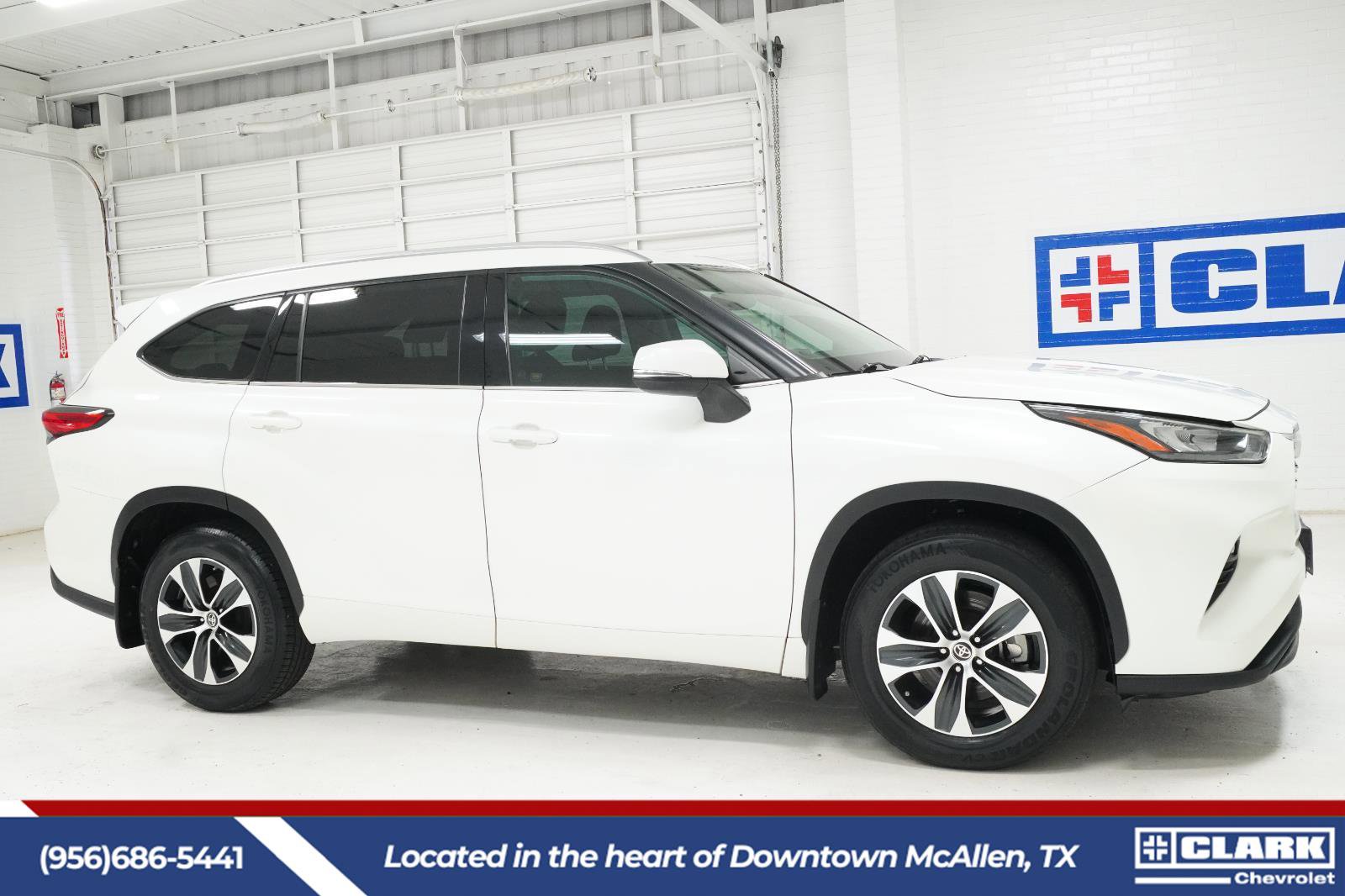 Used 2020 Toyota Highlander XLE FWD image 4