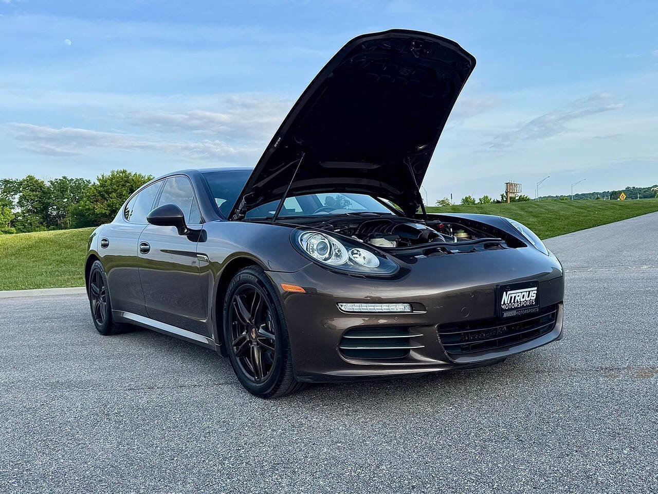 Used 2014 Porsche Panamera 4 AWD/4WD image 36