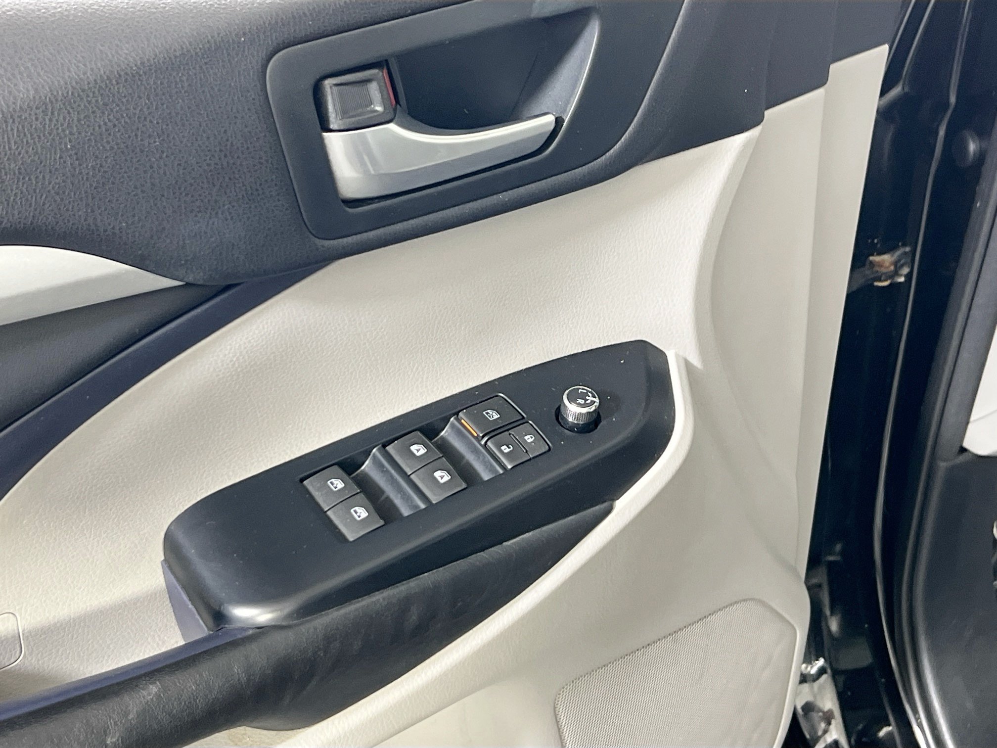 Used 2015 Toyota Highlander XLE AWD/4WD image 18