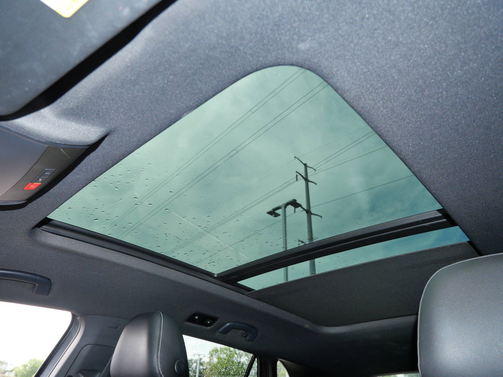 Used 2020 Volkswagen Atlas Cross Sport SE w/ Panoramic Sunroof Package AWD/4WD image 29