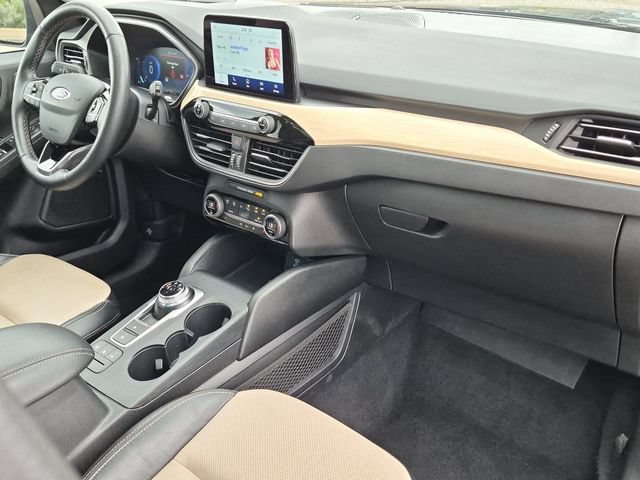 Used 2021 Ford Escape Titanium w/ Titanium Elite Package AWD/4WD image 19