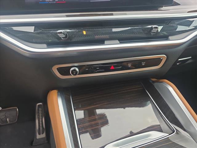 Used 2024 BMW X6 xDrive40i w/ Premium Package image 14