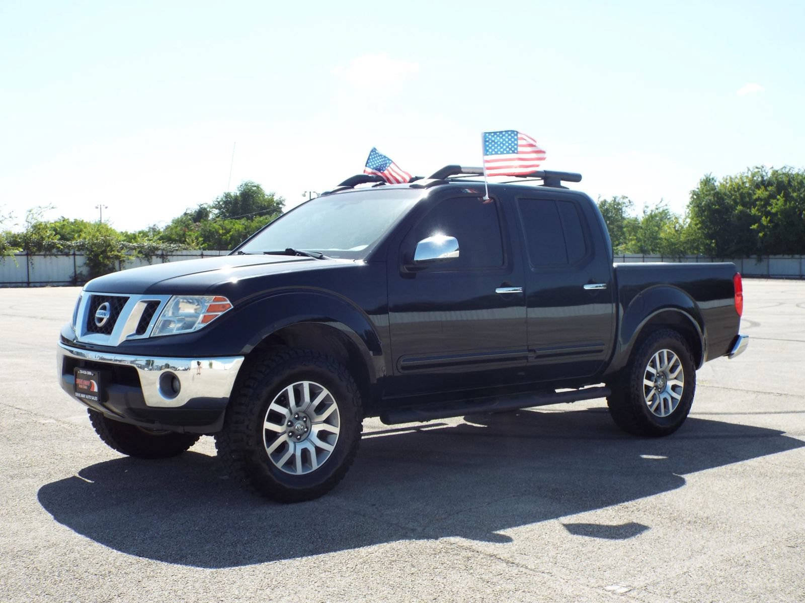 Used 2011 Nissan Frontier SL w/ Moonroof Pkg RWD image 1