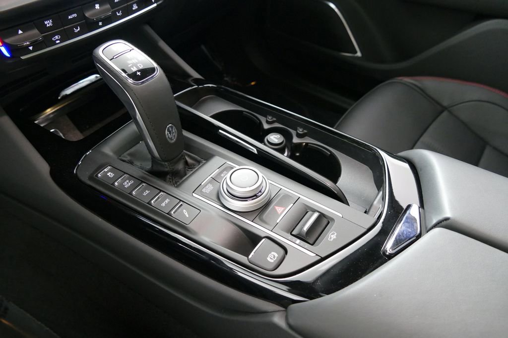 Used 2024 Maserati Levante GT Ultima AWD/4WD image 11