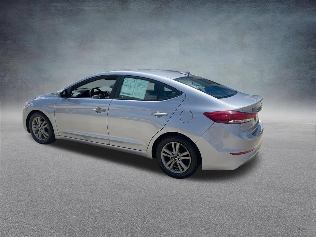 Used 2017 Hyundai Elantra SE FWD image 3