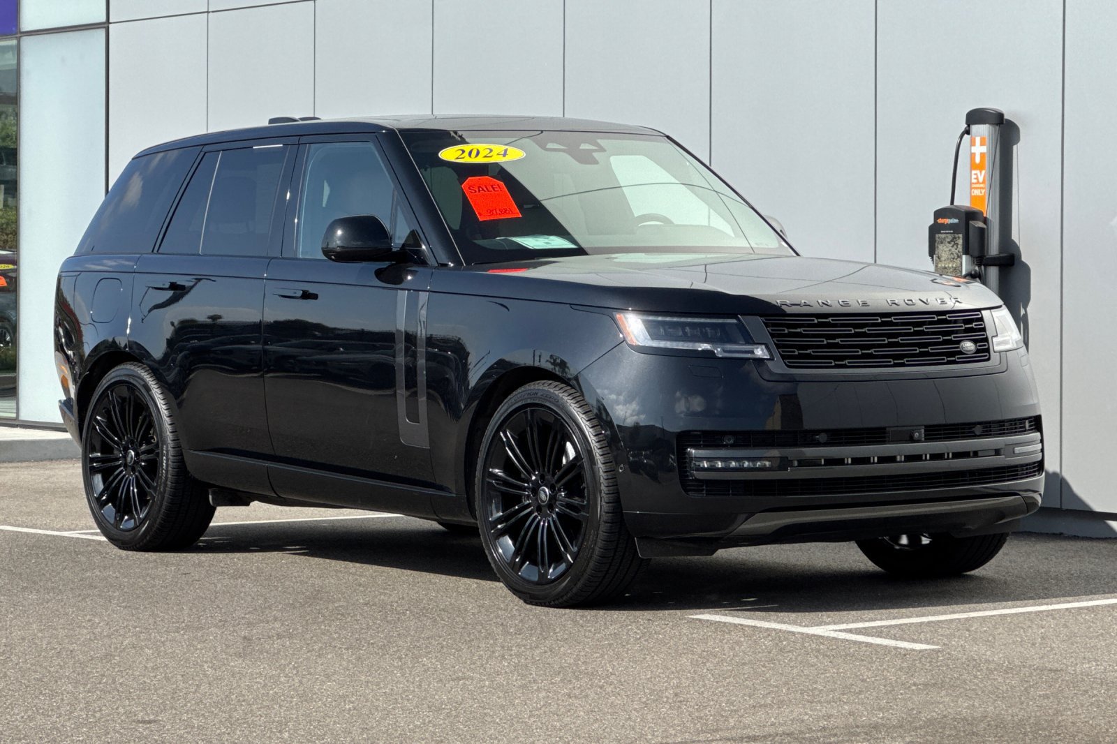 Used 2024 Land Rover Range Rover SE AWD/4WD image 7