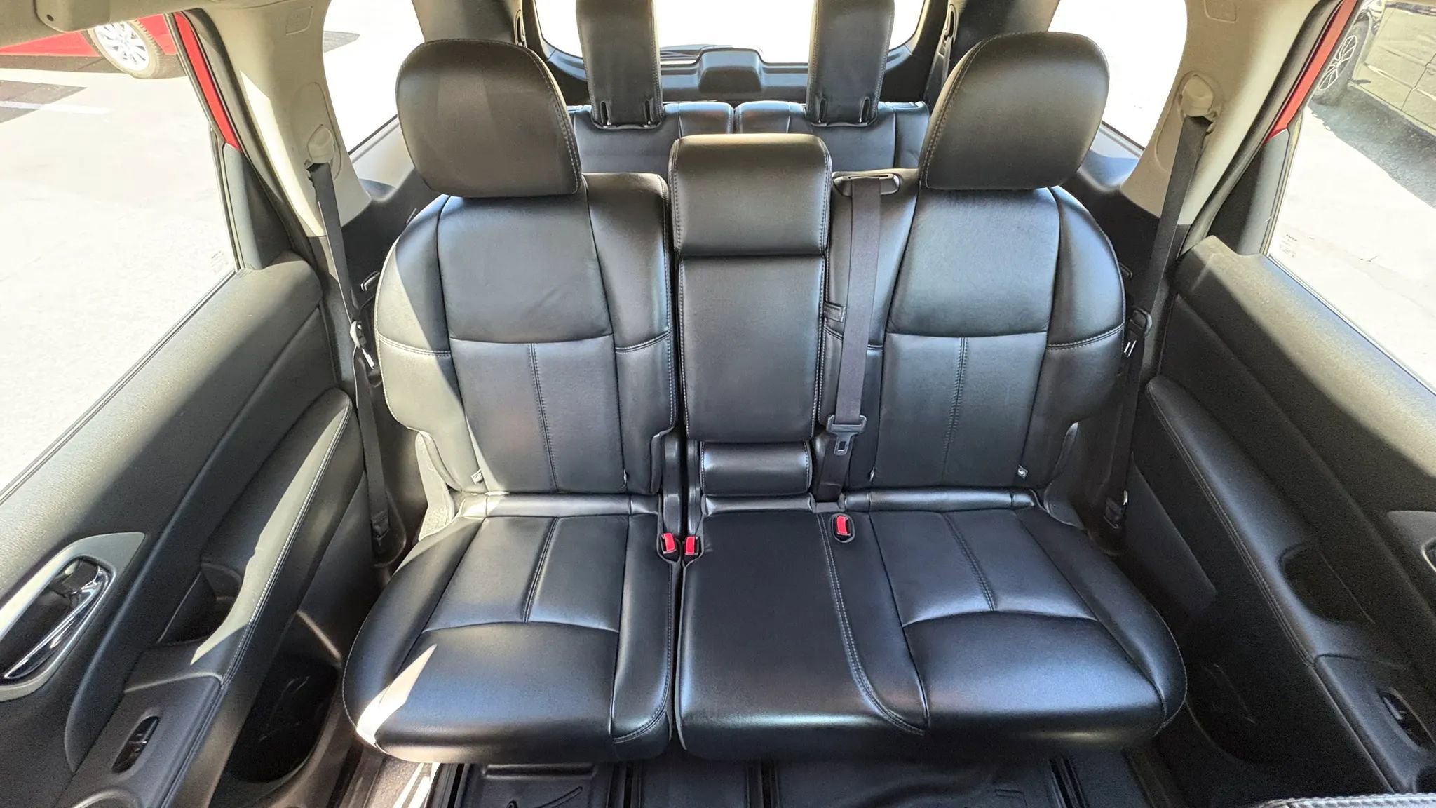 Used 2017 Nissan Pathfinder SL w/ Trailer Tow Package image 32