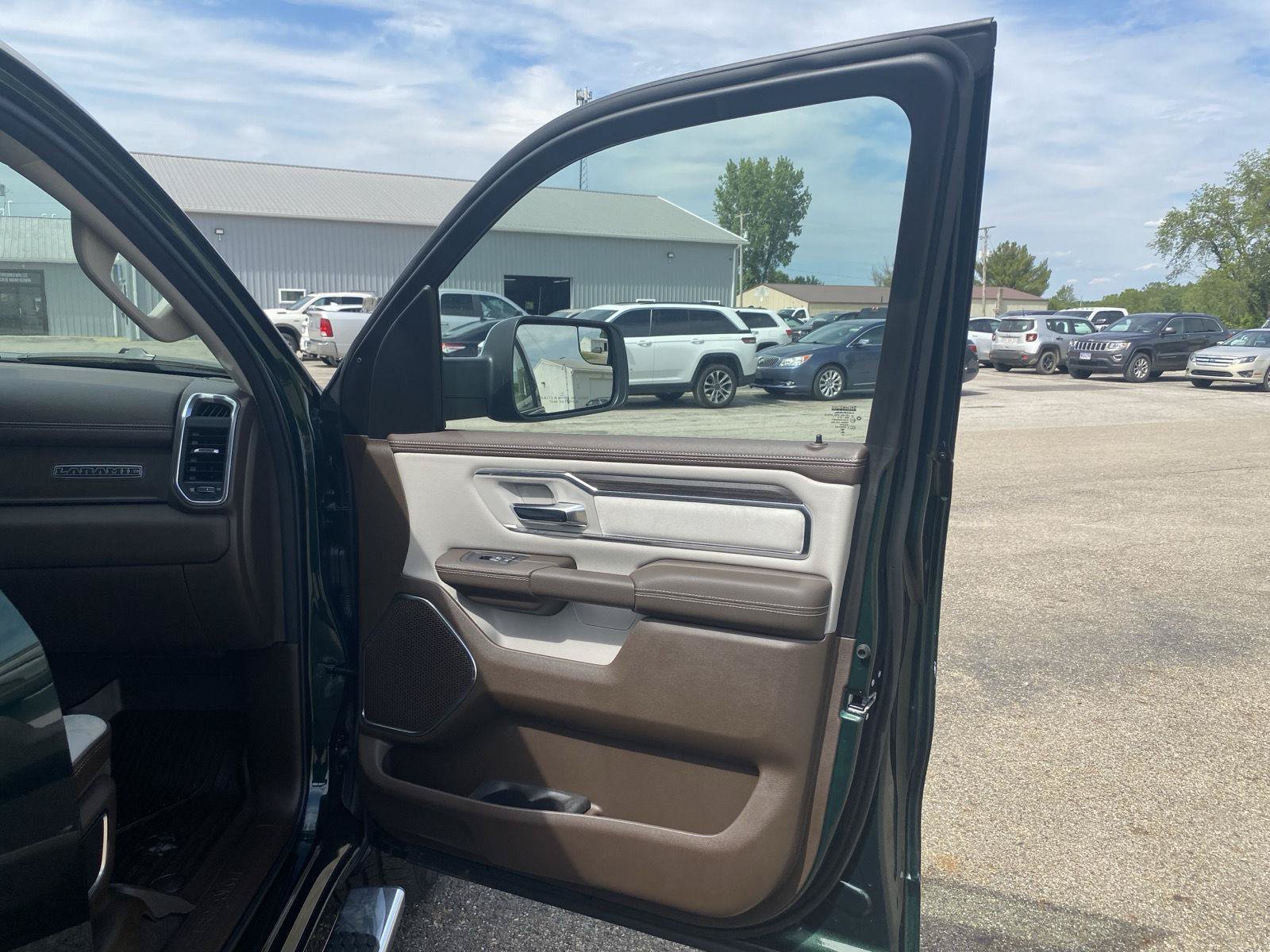 New 2026 RAM 1500 Laramie w/ Chrome Appearance Group AWD/4WD image 37