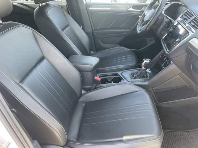 Used 2022 Volkswagen Tiguan SE R-Line image 26