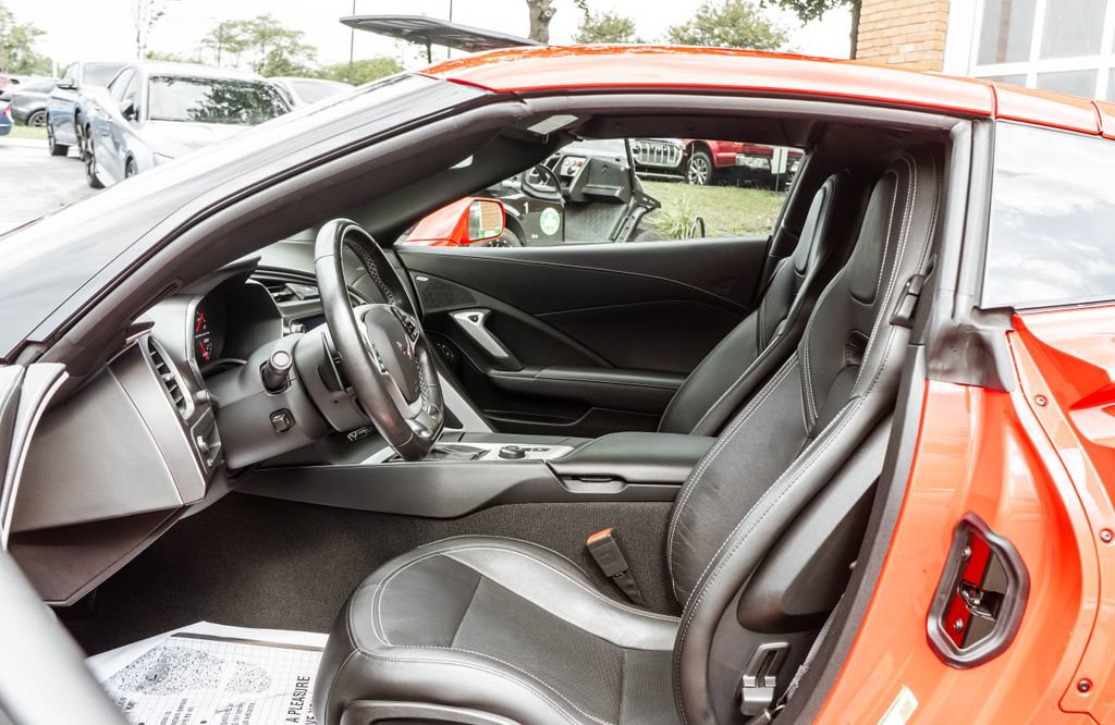 Used 2019 Chevrolet Corvette Stingray Coupe w/ 1LT RWD image 25