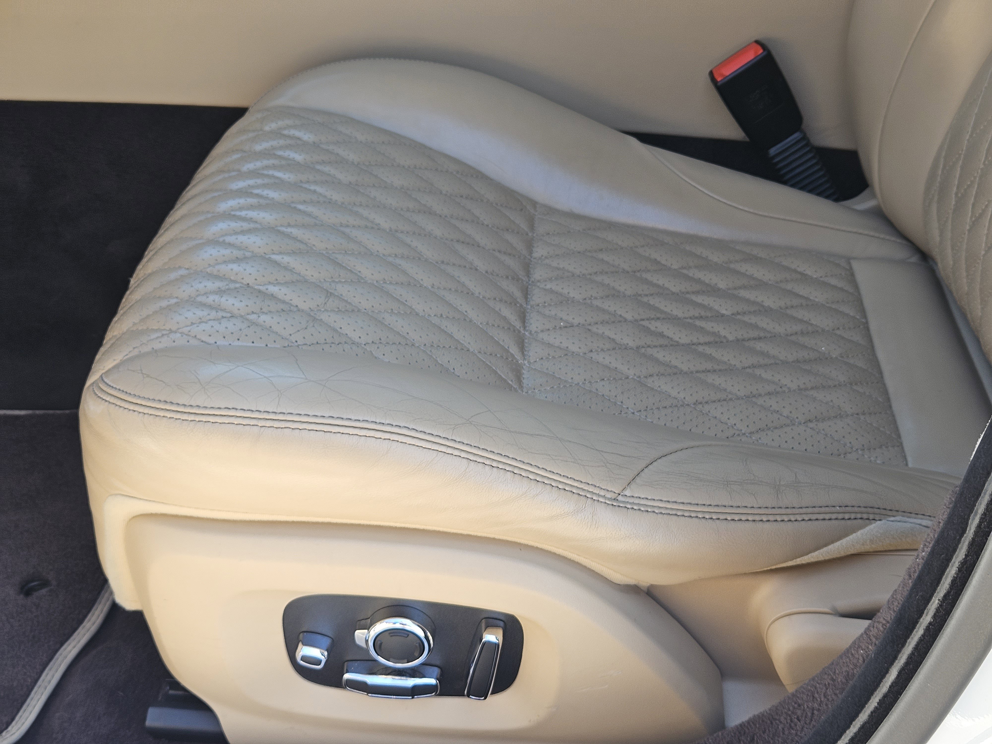 Used 2019 Jaguar XJ L Portfolio AWD/4WD image 23