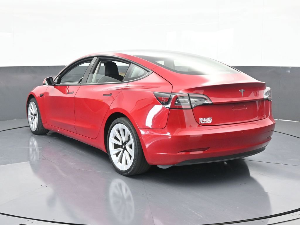 Used 2022 Tesla Model 3 Standard Range image 4