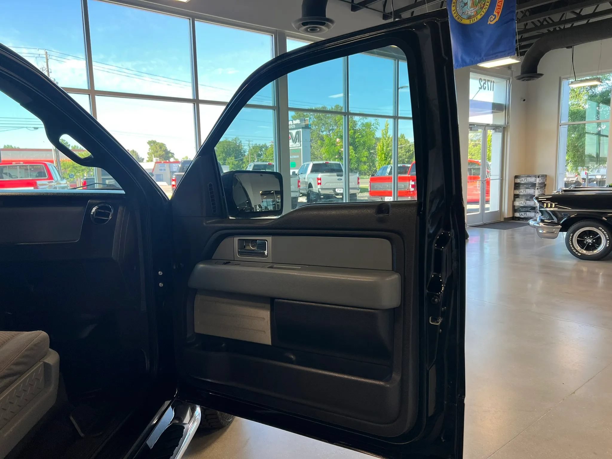 Used 2011 Ford F150 XLT w/ XLT Chrome Pkg AWD/4WD image 21