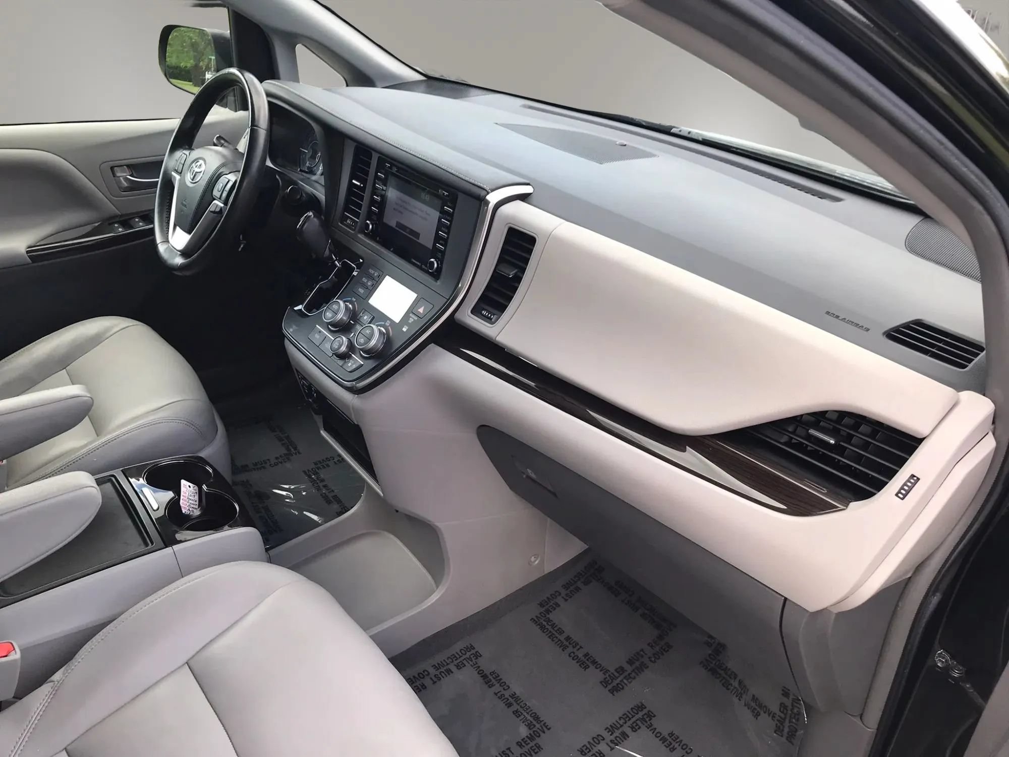 Used 2019 Toyota Sienna XLE AWD/4WD image 44