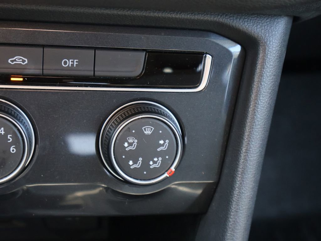 Used 2020 Volkswagen Tiguan S image 30