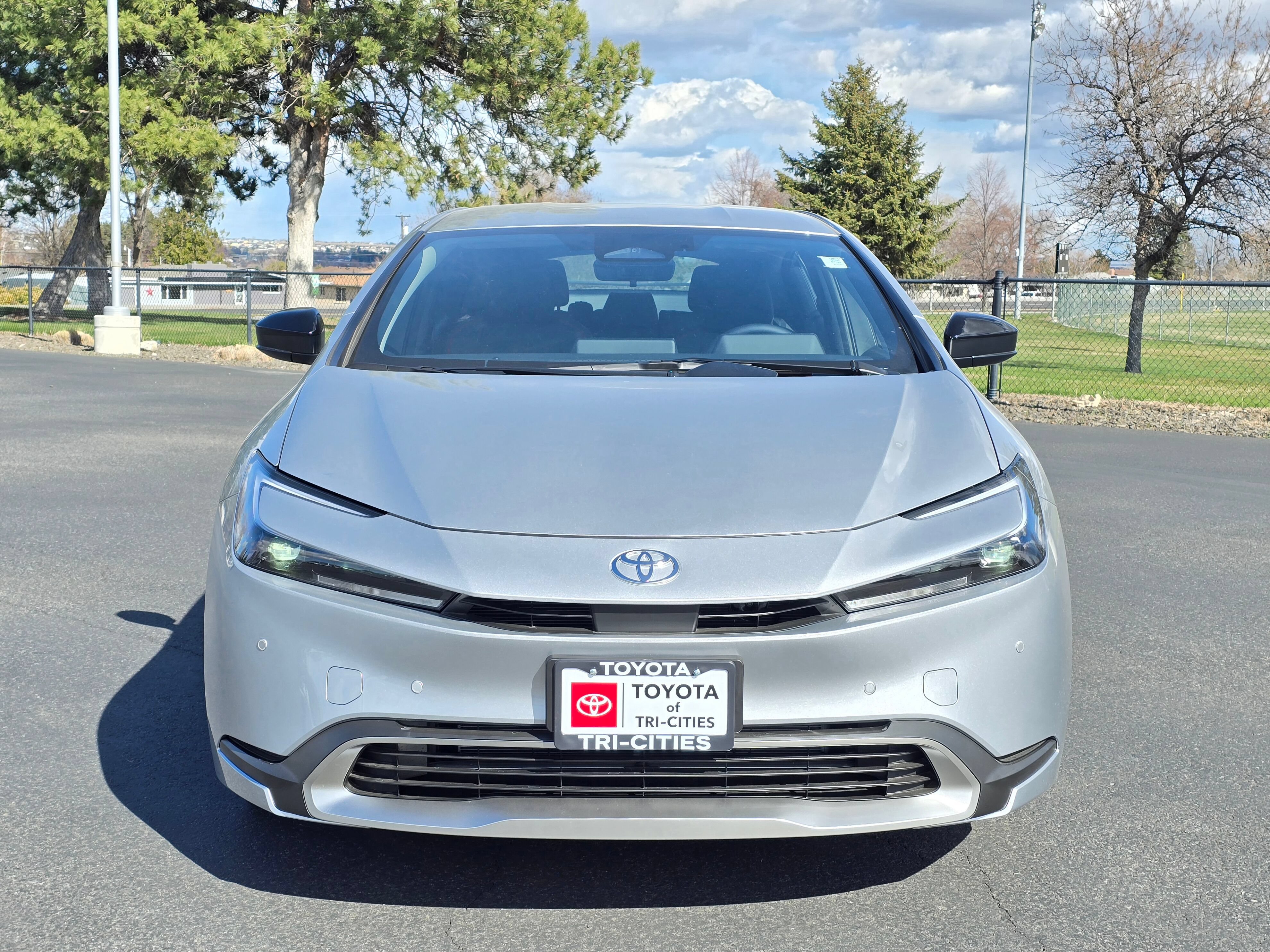 Certified 2026 Toyota Prius Plug-In Hybrid FWD image 38