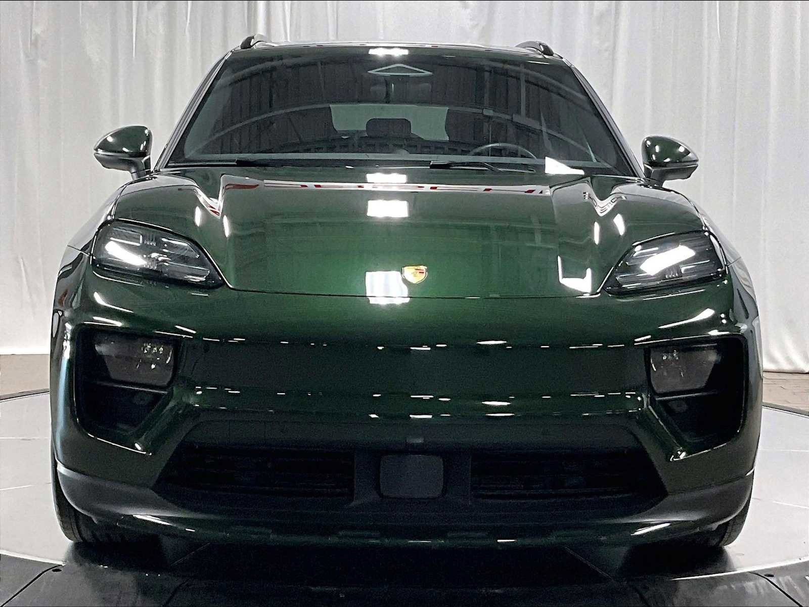 Used 2025 Porsche Macan 4 Electric image 12