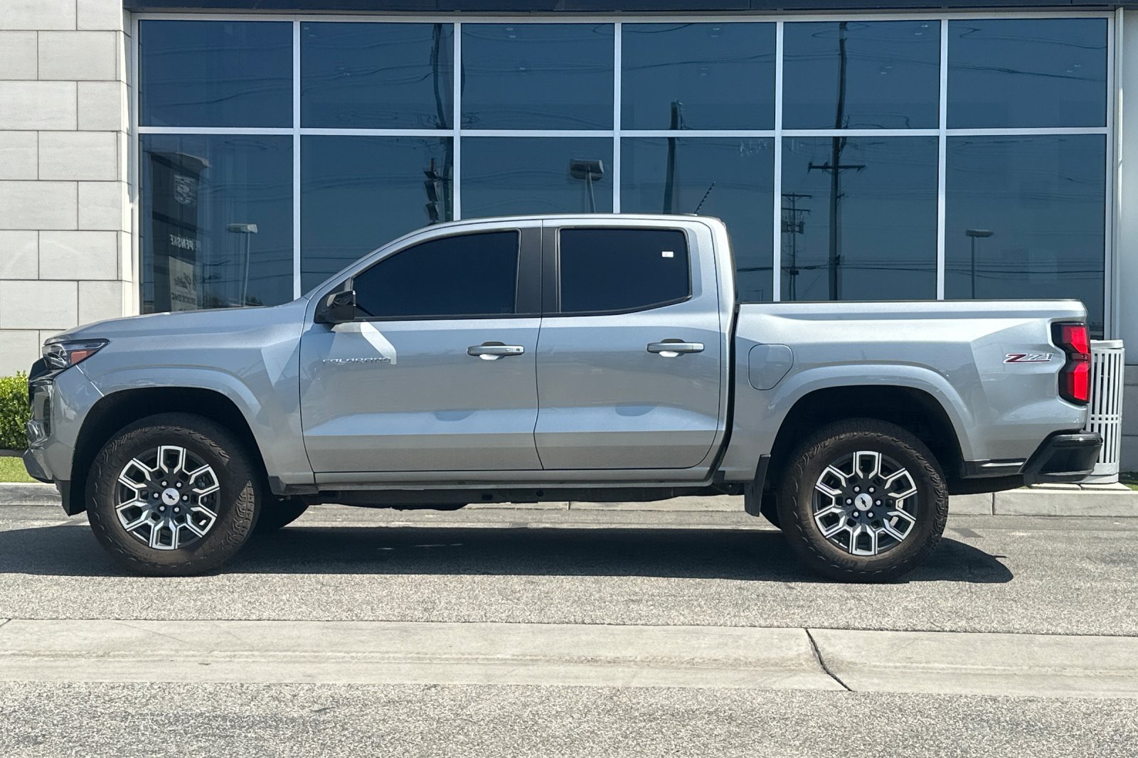 Used 2023 Chevrolet Colorado Z71 w/ Z71 Convenience Package 2 AWD/4WD image 7