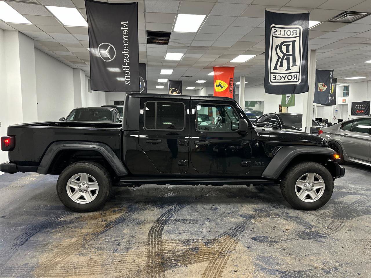 Used 2020 Jeep Gladiator Sport w/ Quick Order Package 24S AWD/4WD image 6