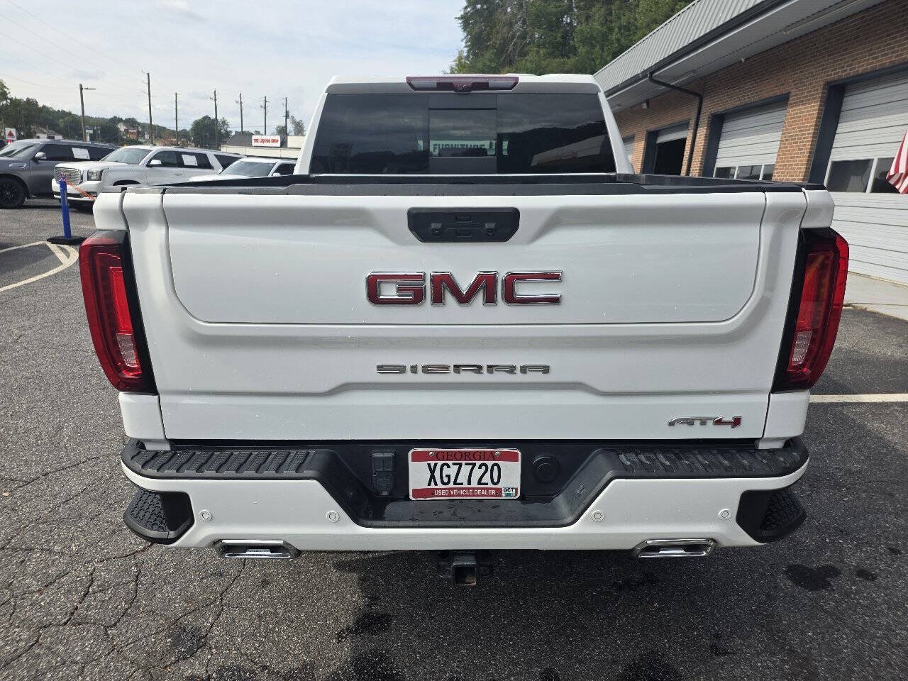 Used 2024 GMC Sierra 1500 AT4 w/ Technology Package AWD/4WD image 4
