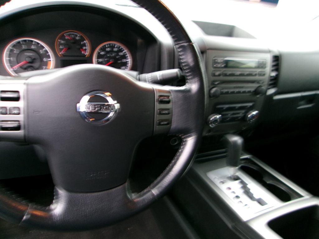 Used 2011 Nissan Titan SV w/ SV Premium Utility Pkg image 10