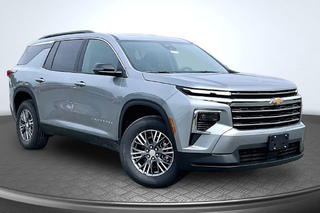 New 2027 Chevrolet Traverse LT w/ LPO, Floor Liner Package FWD image 2