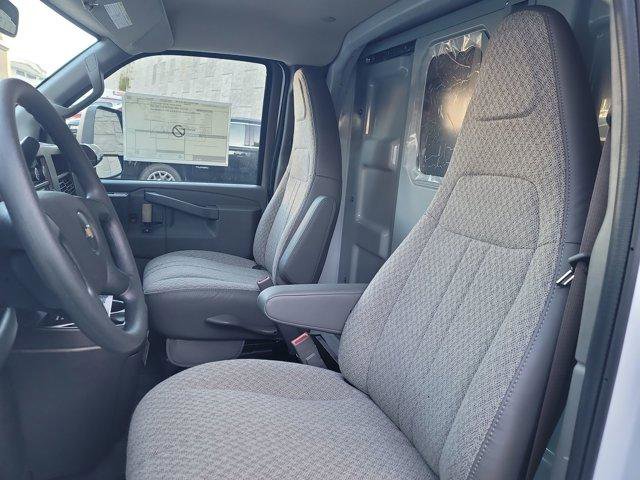 New 2025 Chevrolet Express 3500 w/ Power Convenience Package RWD image 17